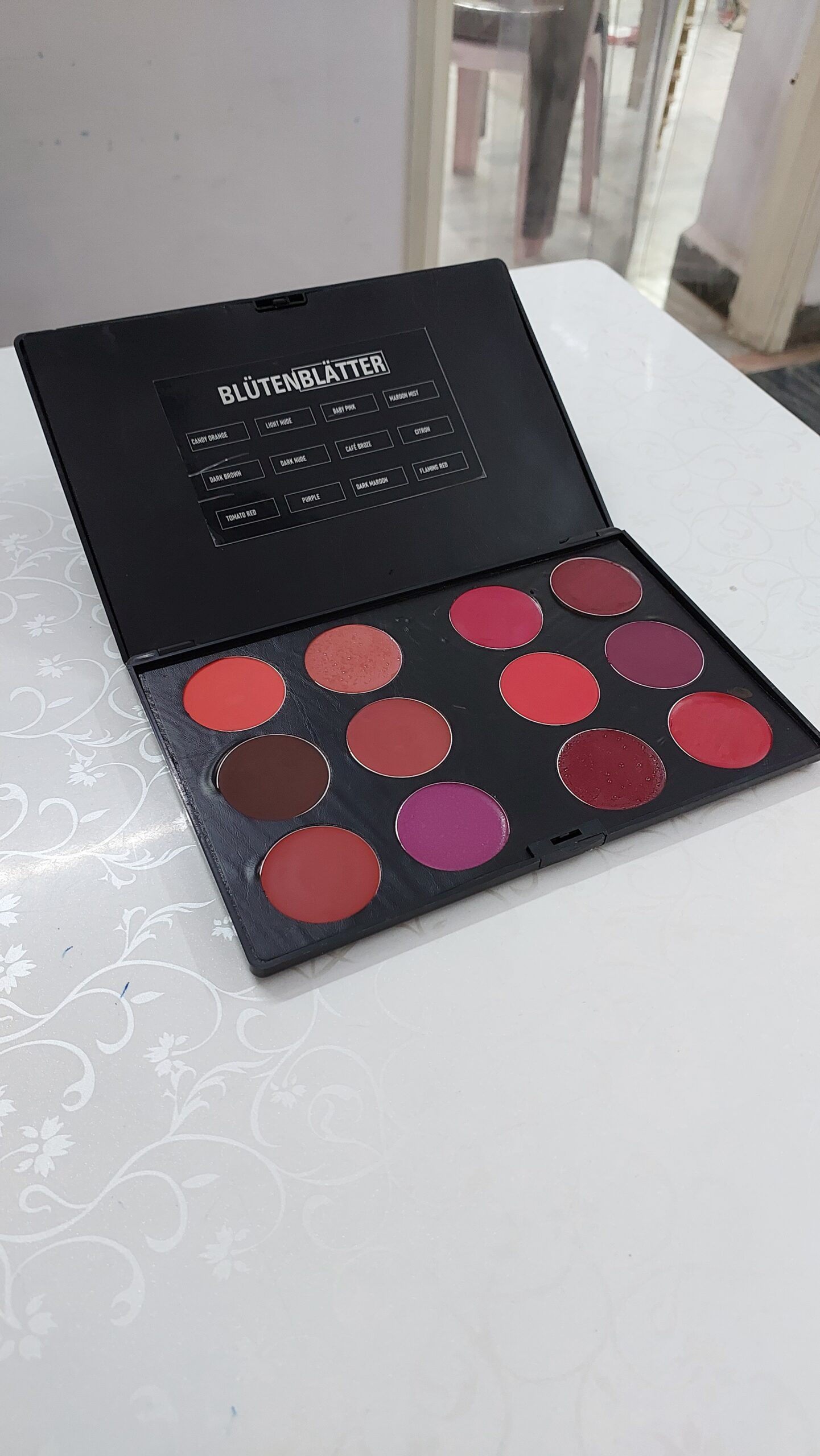 BLUTEN BLATTER SINGLE CONCEALER - Image 2