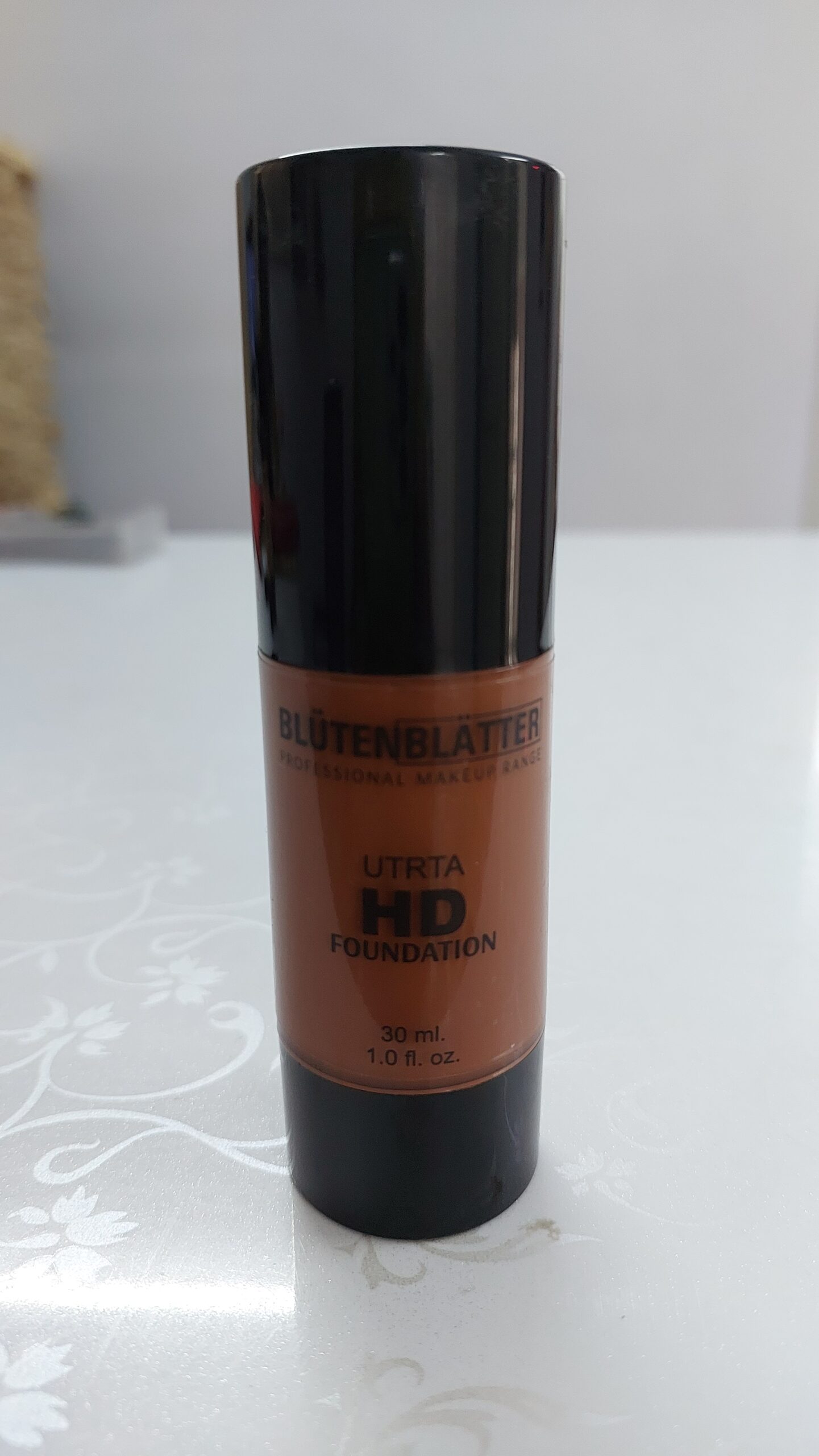 BLUTEN BLATTER ULTRA HD FOUNDATION - Image 4