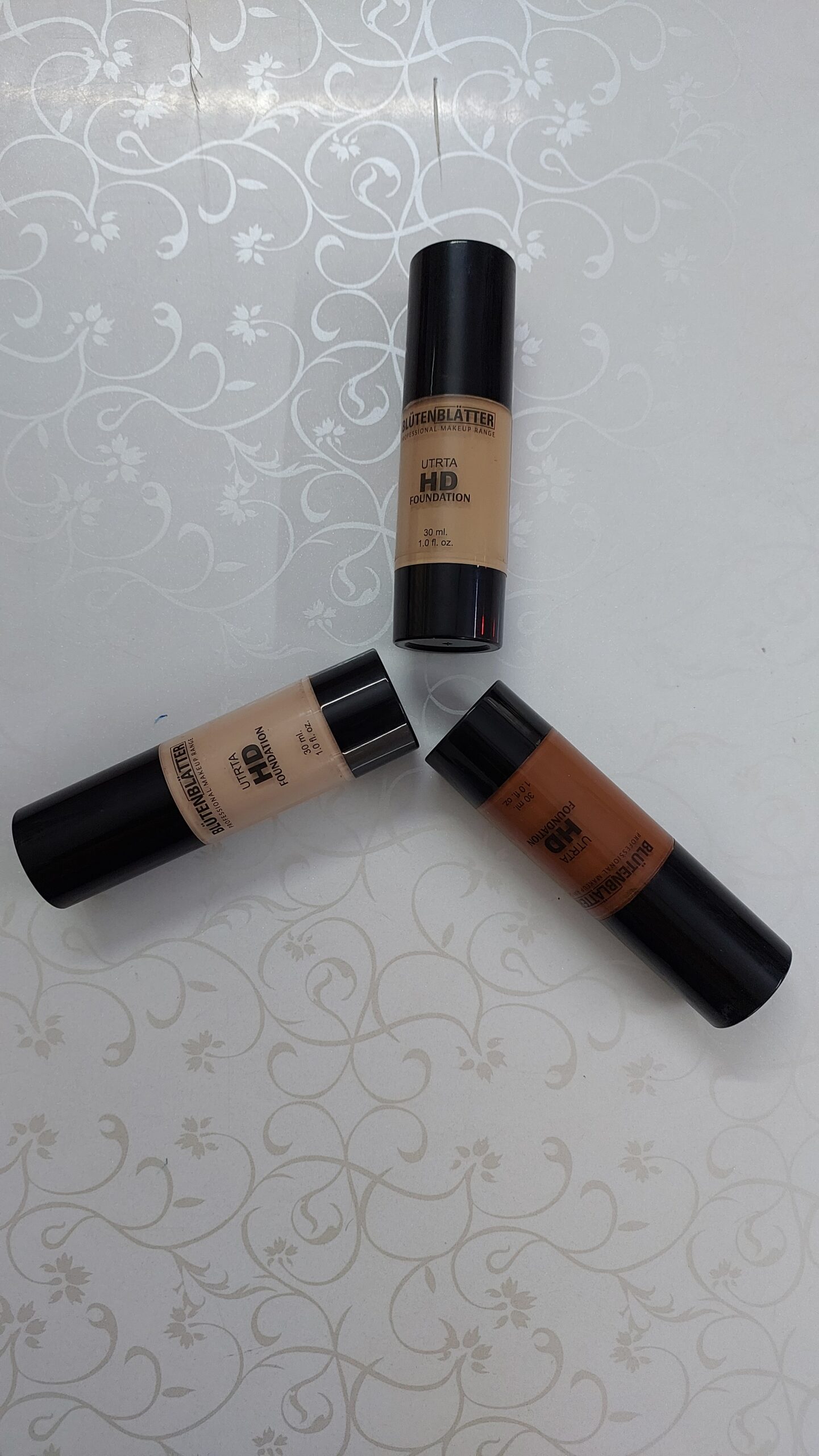 BLUTEN BLATTER ULTRA HD FOUNDATION - Image 2